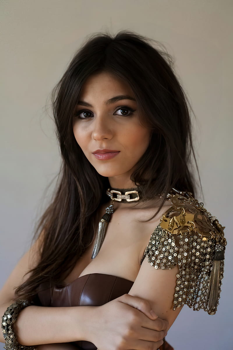 Victoria Justice, women, brunette, actress, Latinas, simple background, HD phone wallpaper