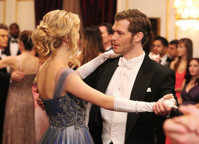 Caroline and Klaus, dress, movie, costume, vampire diaries, woman, caroline, masquerade, ball, fantasy, people, klaus, love, tv series, werewolf, gris, couple, black, blonde, girl, joseph morgan, candice accola, white, creature, HD wallpaper