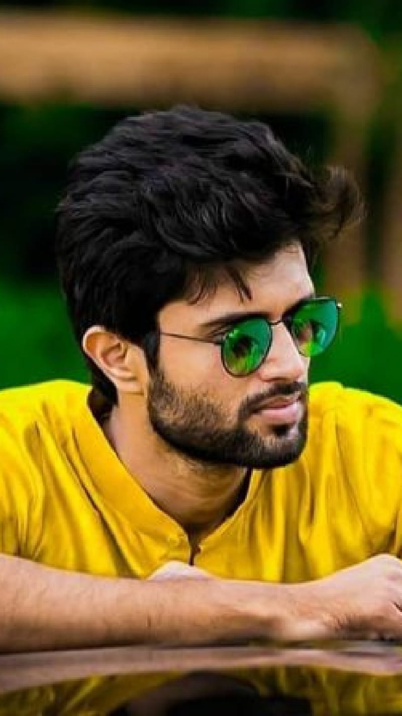 Vijay Deverakonda 17, actor, handsome, vijay deverakonda, yellow ...