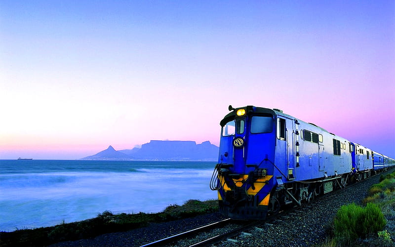 TABLE MOUNTAIN ,SOUTH AFRICA, grass, ocean, mountain, track, railway, train, misty, morning, flat, HD wallpaper