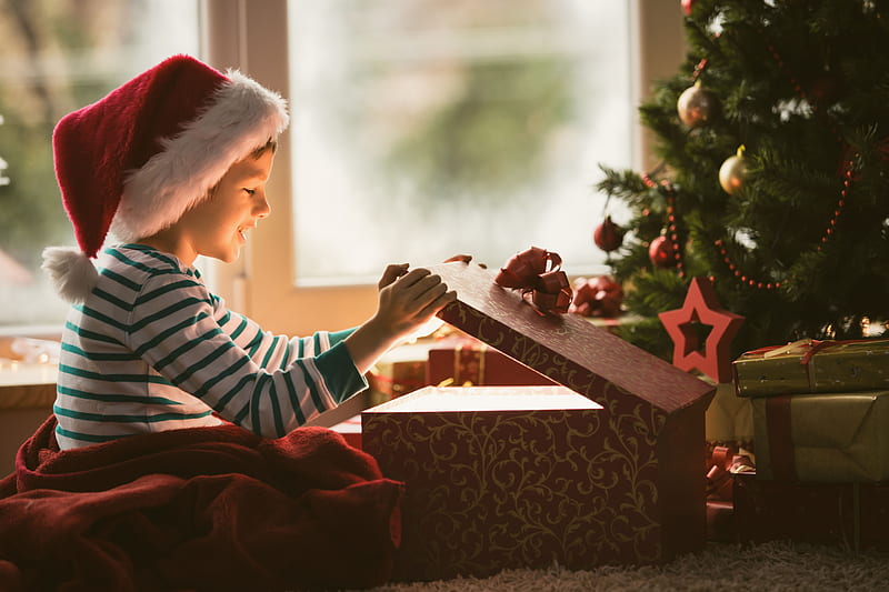 Boy Opening Christmas Present, christmas, celebrations, gift, HD wallpaper