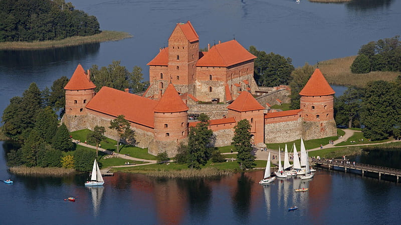 Trakai castle, Lithuania, boats, roofs, lithuania, castle, lake, HD wallpaper
