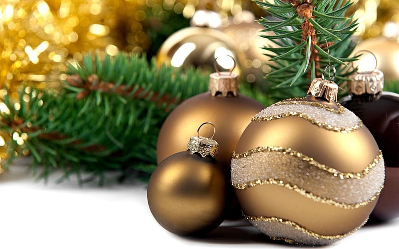 Golden Christmas balls, decorations, Happy Christmas, New Year, green Christmas tree, HD wallpaper