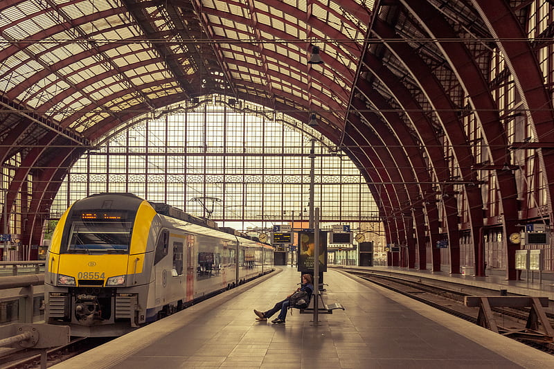 yellow and black train in a train station, HD wallpaper