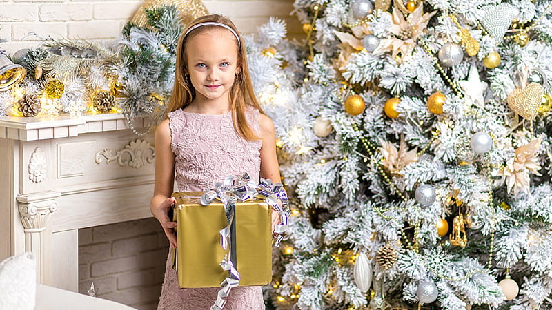 Grey Eyes Cute Little Girl Is Standing Near Decorated Christmas Tree With Gift Box Wearing Peach Color Dress Cute, HD wallpaper