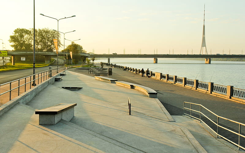 Skatepark on Promenade, TV tower, Riga, bridge, promenade, Latvia, skatepark, river, HD wallpaper