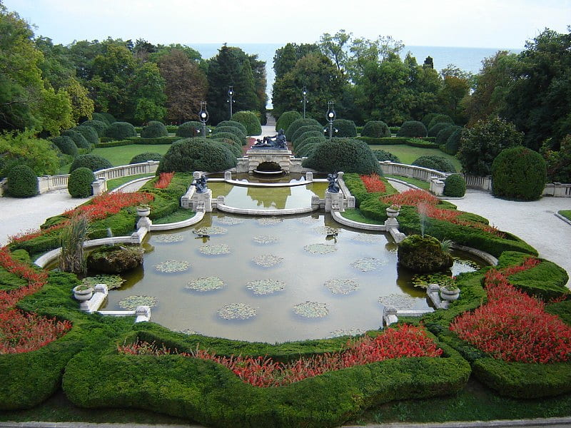 Euxinograd Palace Garden, pretty, park, trees, lake, graphy, green, flower, flowers, path, beauty, garden, nature, bulgaria, HD wallpaper