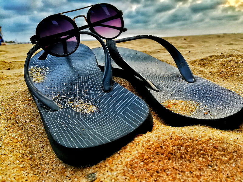 Browns beach, sky, slippers, sunglasses, HD wallpaper