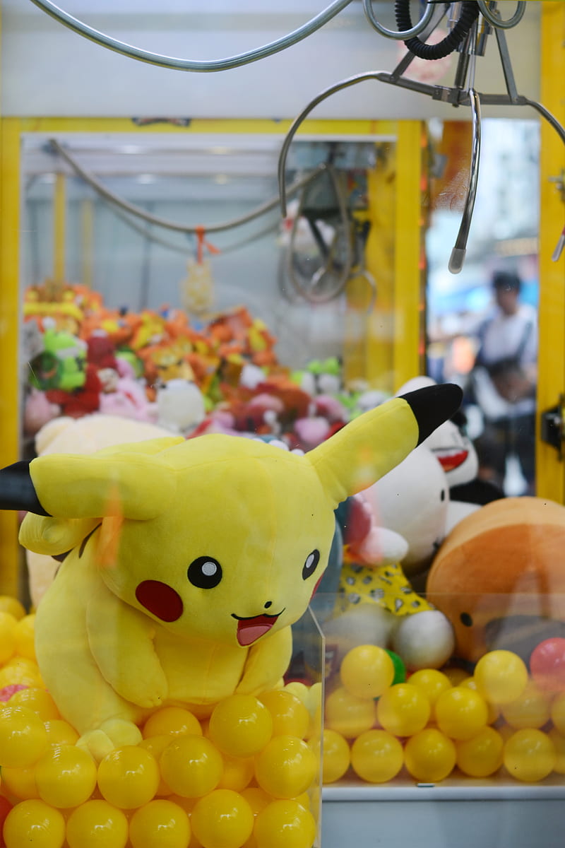 Pokemon Pikachu plush toy in claw machine, HD phone wallpaper