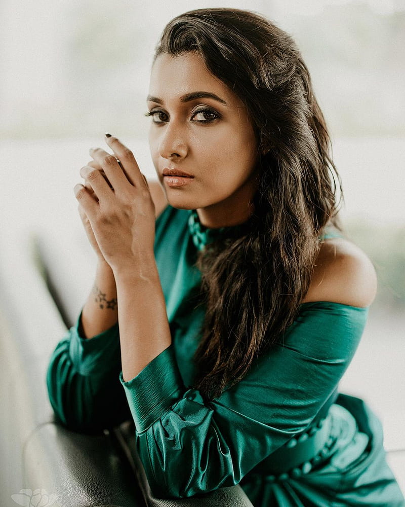 priya bhavani shankar, flash graphy, lip, HD phone wallpaper