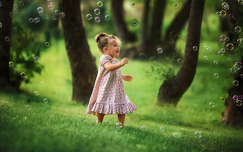 Little Girl, Girl, Joy, Garden, Bubbles, HD wallpaper | Peakpx