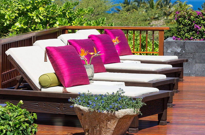 Loungers in a garden of a beautiful resort in Hilo Hawaii, polynesia, resort, decking, zen, bonito, loungers, two, chairs, flowers, table, patio, hotel, exotic, islands, holiday, hawaii, relax, pacific, big island, sit, paradise, serene, plants, spa, gardens, garden, island, tropical, hilo, HD wallpaper