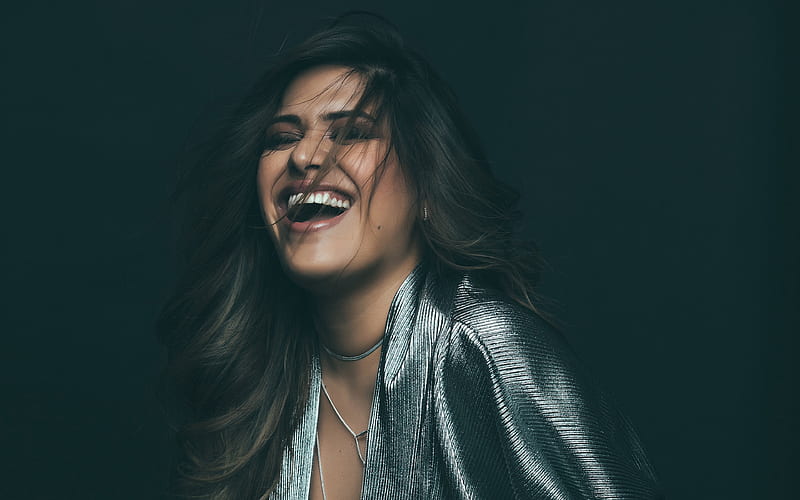 Mia Mont, Peruvian singer portrait, hoot, smile, laugh, beautiful woman, HD wallpaper