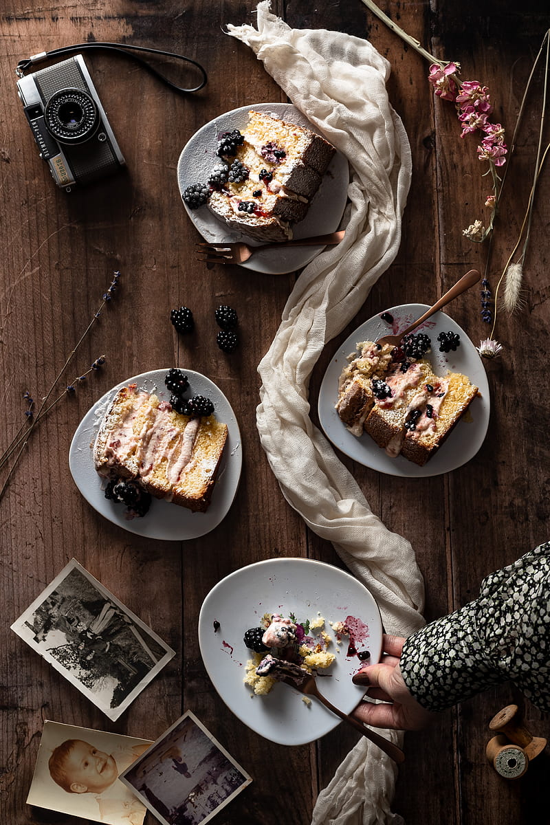 cake, berries, plates, dessert, HD phone wallpaper