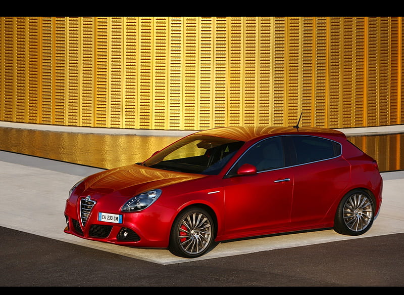 2011 Alfa Romeo Giulietta - Front Left Quarter View, car, HD wallpaper