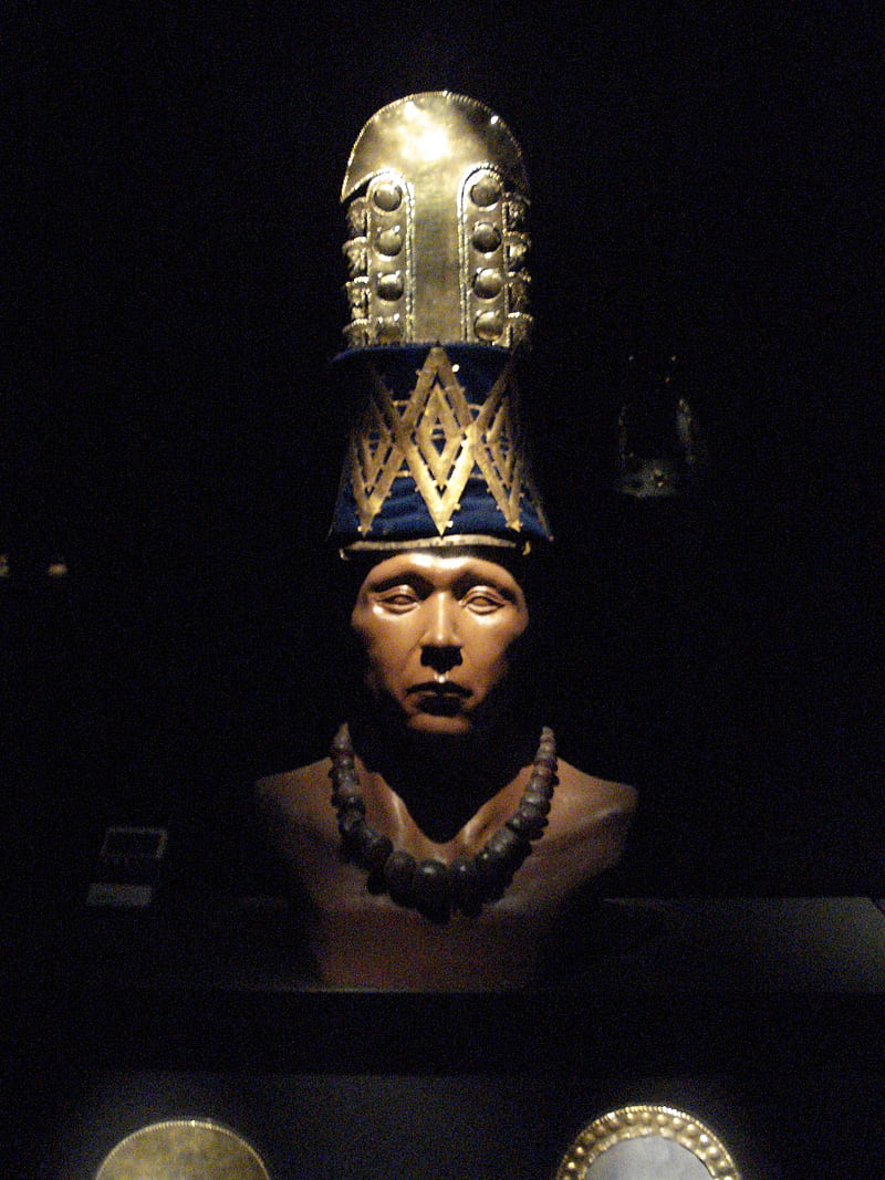 Incan King, Wanderlust, art, black, crown, face, inca, man, museum, travel, HD phone wallpaper