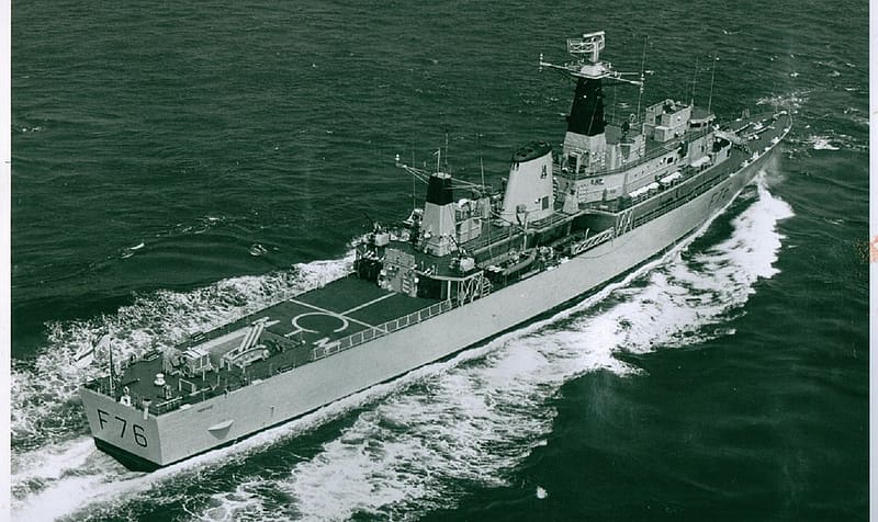 WORLD OF WARSHIPS HMS MERMAID PATROL FRIGATE F 76, DECK LANDING FOR WASP ASW, 4 SINGLE 40MM BOFORS, AERIAL VIEW, TWIN 4 IN GUN FORWARD, HD wallpaper
