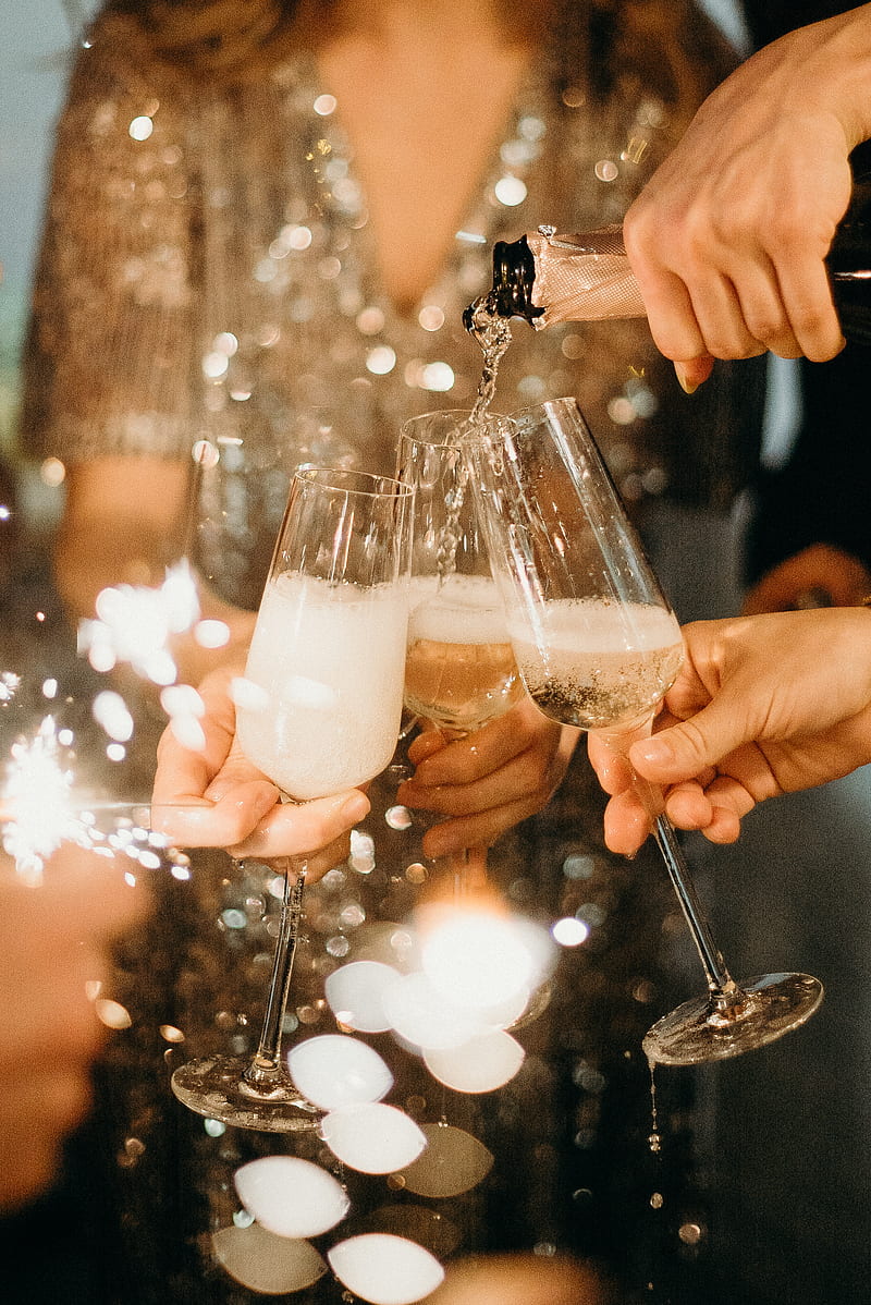 Person Pouring Champagne on Champagne Flutes, HD phone wallpaper