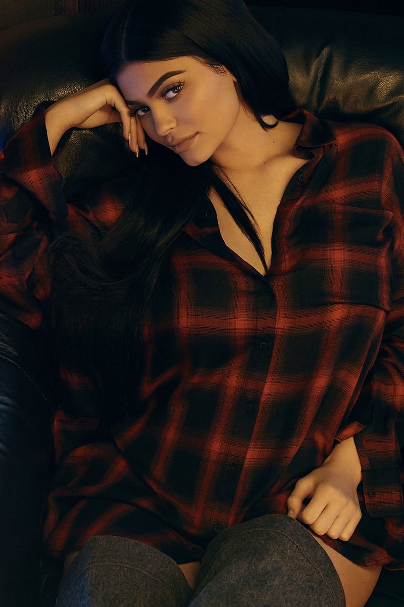 Kylie Jenner, model, women, black hair, looking at viewer, HD phone wallpaper