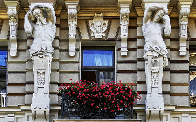 Window in Riga, Latvia, sculptures, flowers, Riga, window, Latvia, HD wallpaper