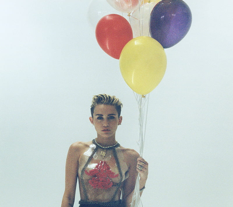 Miley and Balloons, beauty, celebrity, entertainment, miley cyrus, music, star, HD wallpaper