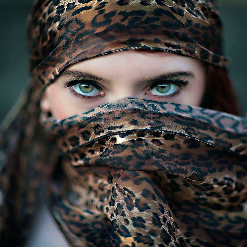 LEOPARD PRINT SCARF.., leopard, green, scarf, beauty, eyes, woman, hidden, HD wallpaper