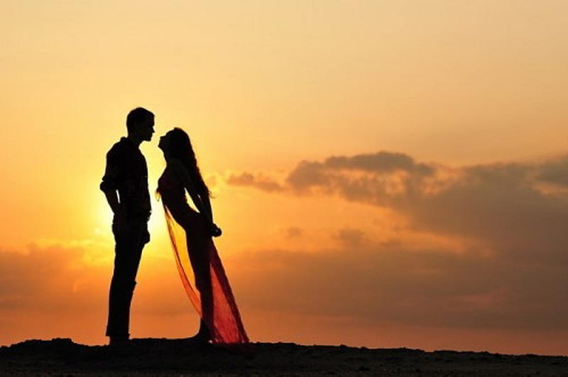 Moments in life, romantic, romance, silhouettes, sunset, man, sky, woman, silhouette, clouds, lovers, love, HD wallpaper