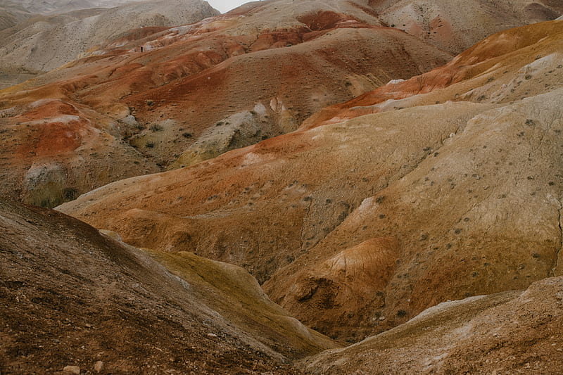 Rough rocky formations in mountainous terrain, HD wallpaper