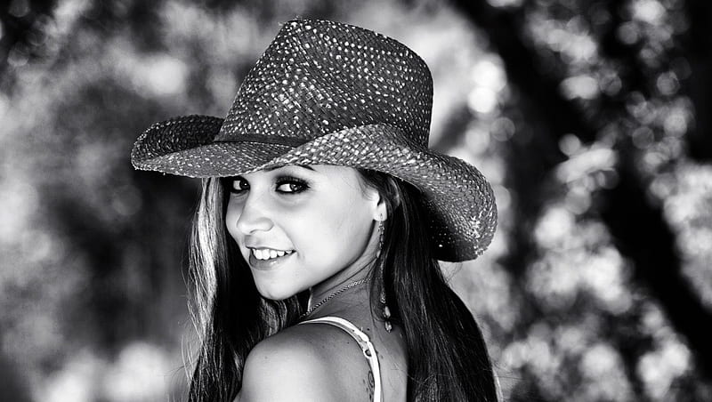 Country Girl, pretty, cowgirl, cowgirl hat, black and white, bonito, woman, sweet, hair, graphy, beauty, face, gorgeous, smile, country, hat, cute, girl, hop, HD wallpaper