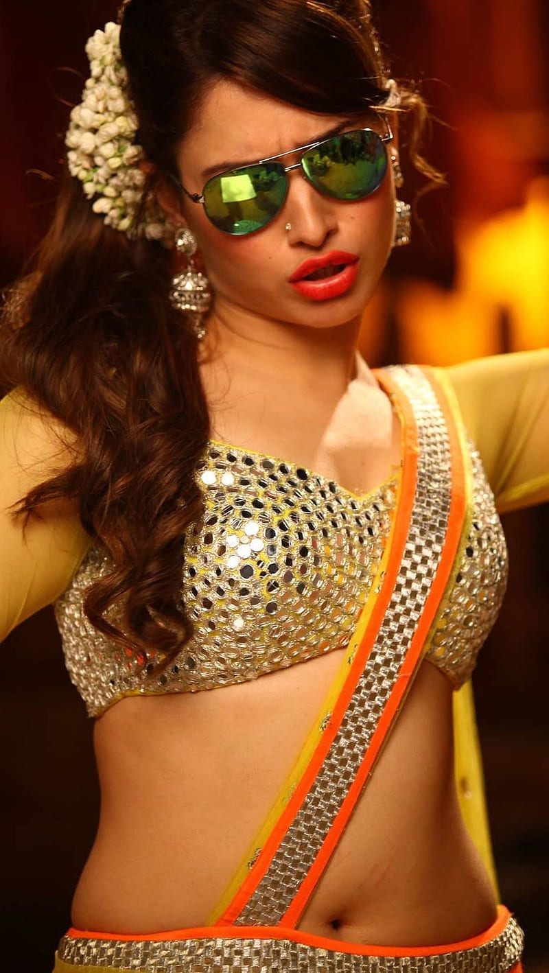 Tamanna Bhatia, multilingual actress, navel show, HD phone wallpaper |  Peakpx