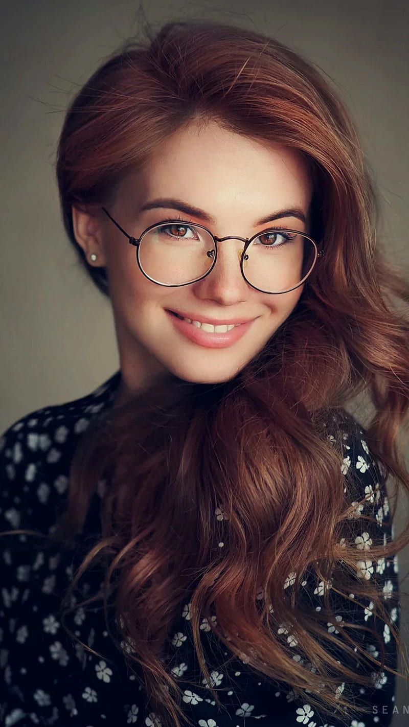 Cute beauty in glasses