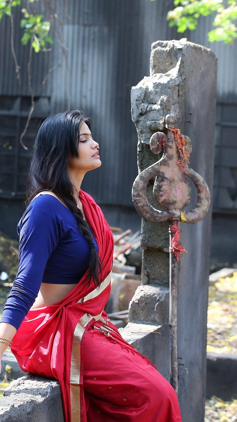 Kalpika Ganesh , telugu actress, saree addiction, HD phone wallpaper