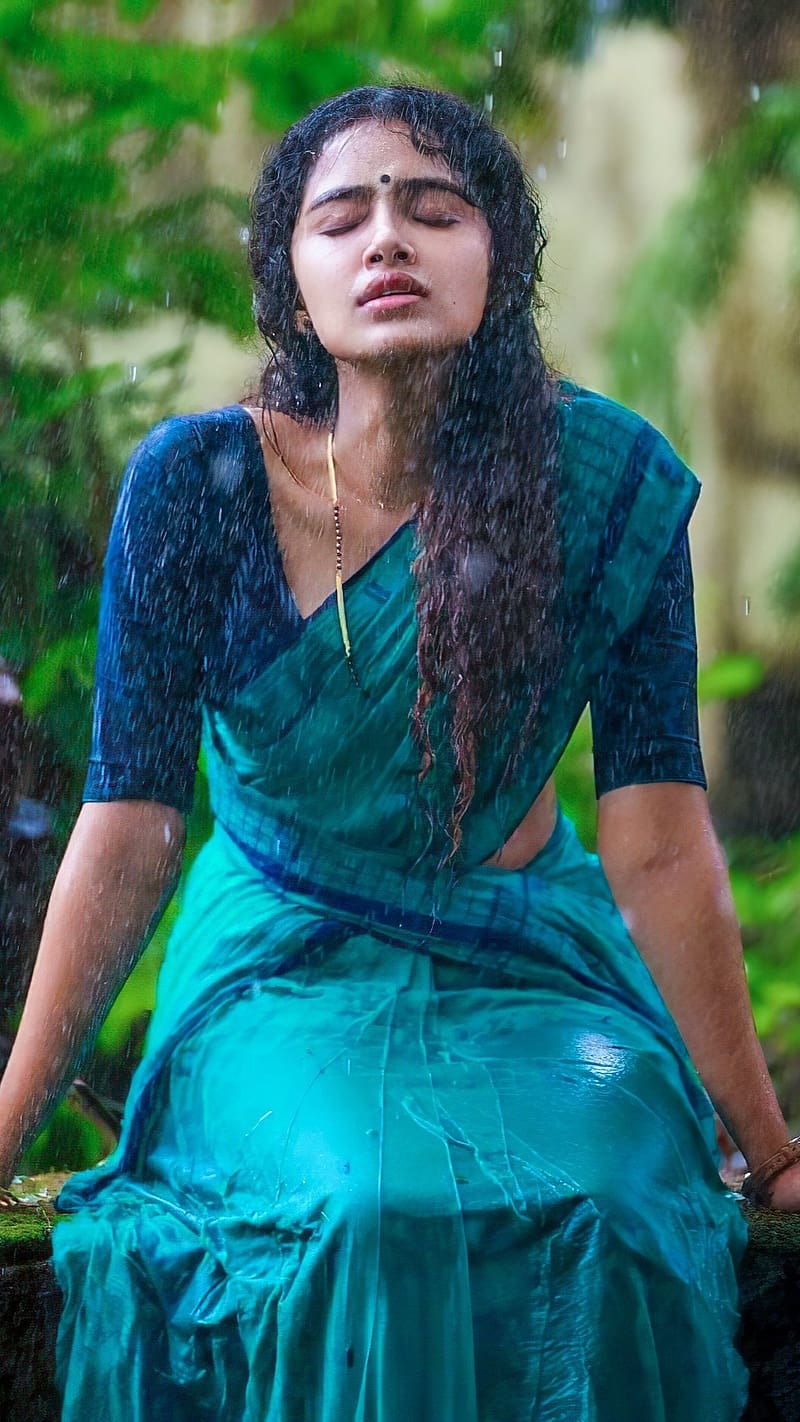 Anupama Ka, Blue Saree, Rain, HD phone wallpaper