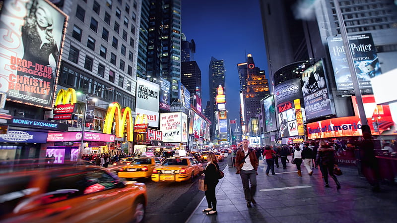 new-york-night-people-laptop-full-city-and-background-times