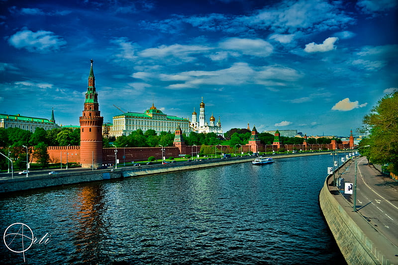 In the heart of Russia, architecture, moscow, amazing, kremlin, sky, panorama, graphy, russia, river, HD wallpaper