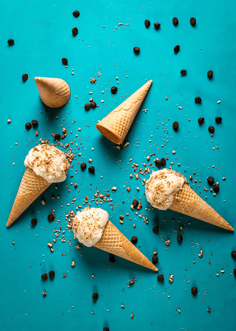 sugar cones with chocolate chips, HD phone wallpaper