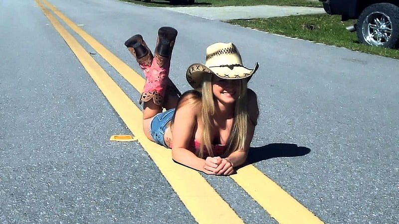 Road Block Cowgirl.., female, models, hats, cowgirl, boots, ranch, fun, outdoors, women, highway, hot, girls, fashion, blondes, western, style, HD wallpaper