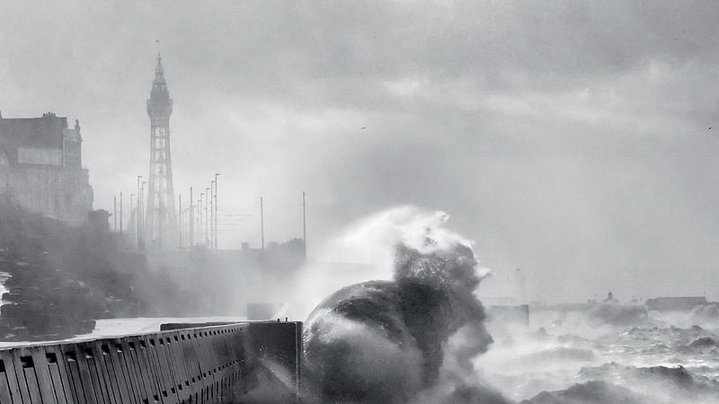 storm battering boardwalk in black and white, black and white, seaside, storm, wave, HD wallpaper