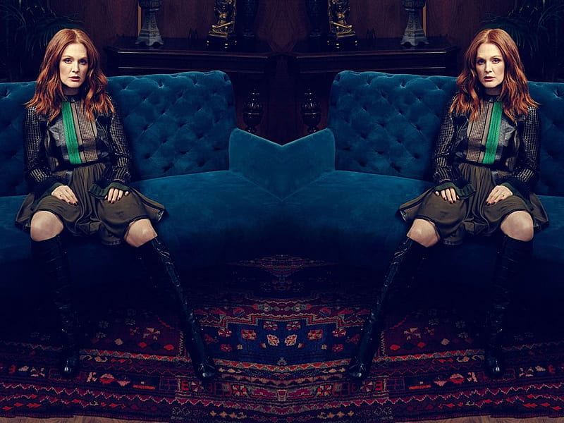 Julianne Moore, model, boots, Julianne, bonito, actress, 2017, sofa, Moore, HD wallpaper