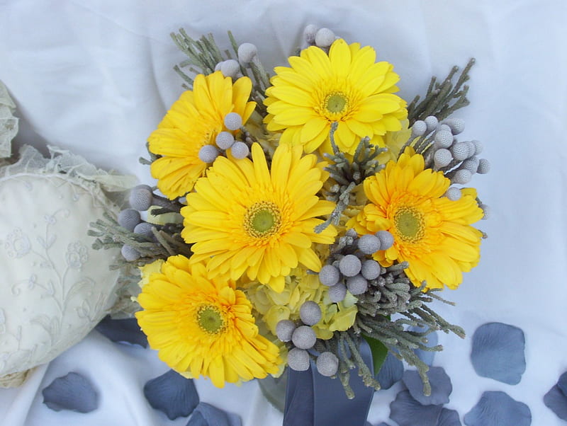 Brightens my day, wonderful, special, gerberas, lovely, yellow, bonito, daisies, bouquet, bridesmaid, love, bright, siempre, arrangement, fashion, style, HD wallpaper