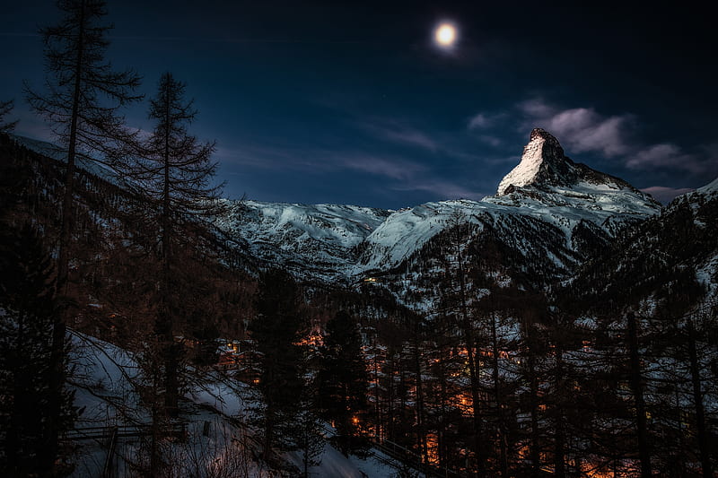 Moon at Pick of Winter Mountains, HD wallpaper