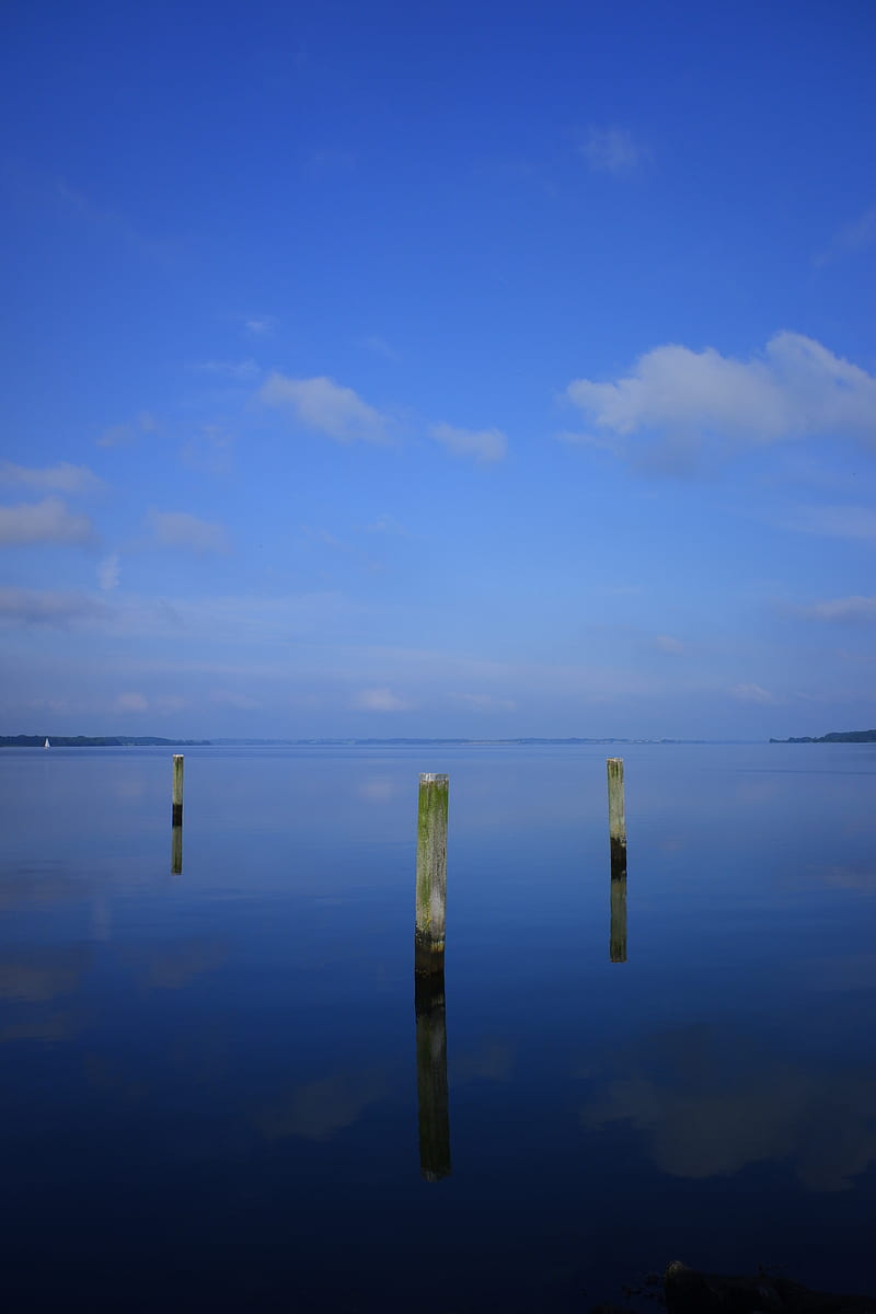 water, pillars, horizon, sky, reflection, HD phone wallpaper