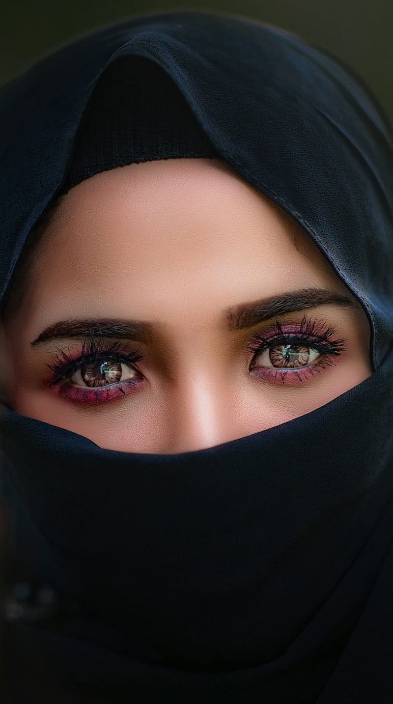 Muslim girl wearing black burkha hi-res stock photography and images - Alamy