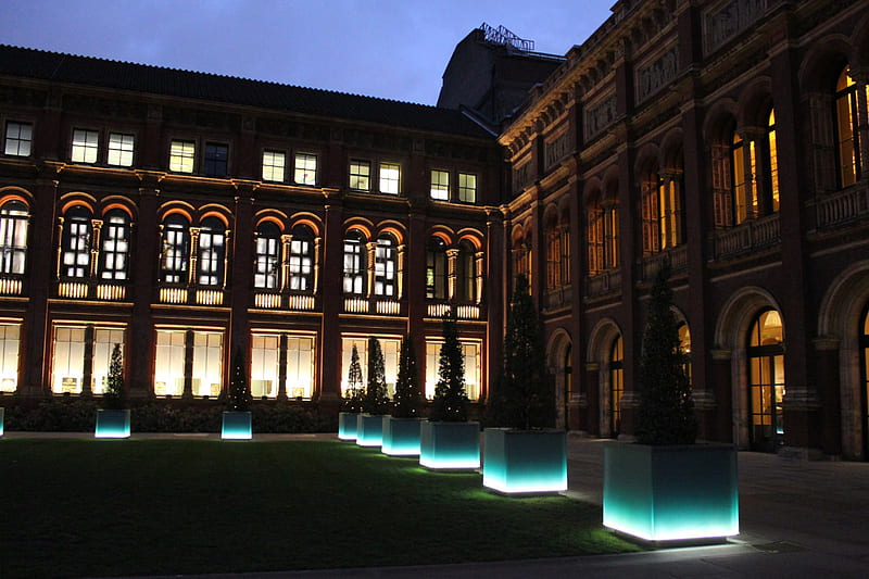 Victoria & Albert (V&A) Courtyard, museum, courtyard, art gallery, lit up, HD wallpaper