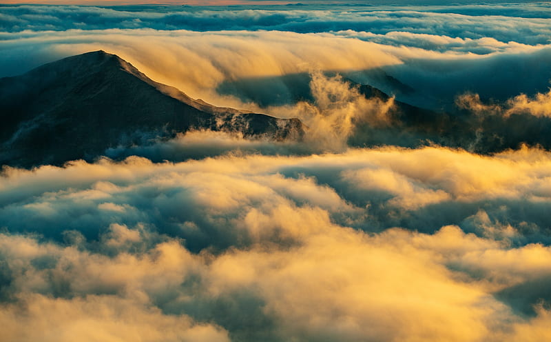 Stunning Sea of Clouds above the Mountains Ultra, Nature, Sun & Sky, Sunrise, Above, View, Morning, background, Mountains, Amazing, graphy, Hawaii, Aerial, Clouds, Peak, Summit, Breathtaking, unitedstates, Haleakala, HD wallpaper