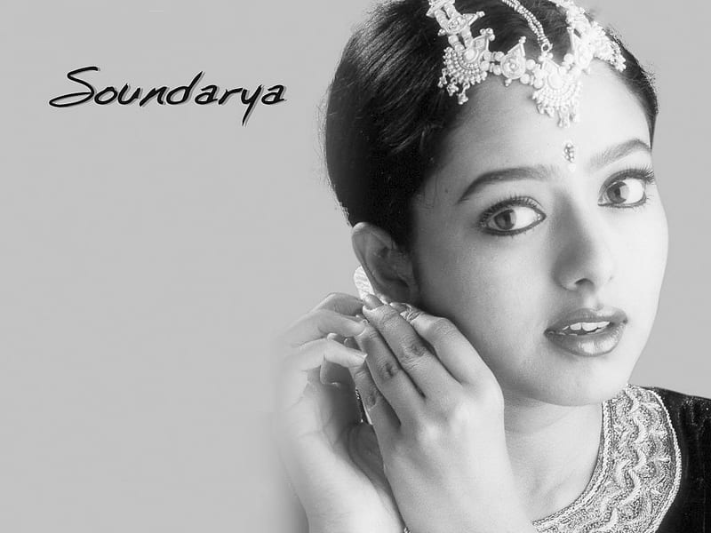 Soundarya, indian, film, black, telugu, kollywood, malayalam, cute,  bollywood, HD wallpaper | Peakpx
