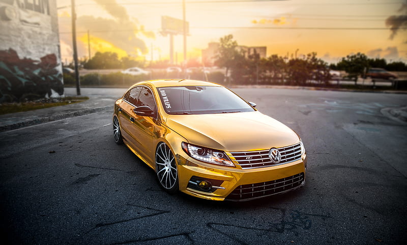 Volkswagen Passat Gold Wrap, volkswagen, volkswagen-pasat, carros, gold, HD wallpaper