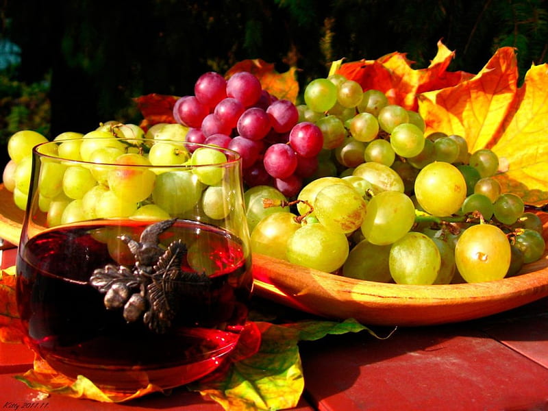 ANTIQUE RED, fancy tableware, food, drinks, red grapes, fruit, grapes, still life, glass, red wines, vintage, HD wallpaper