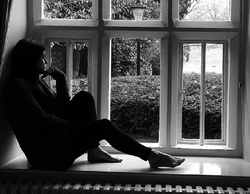 Christina Salti, Brunette, sweater, siting on window sill, Black and white , bare feet, looking out of window, HD wallpaper