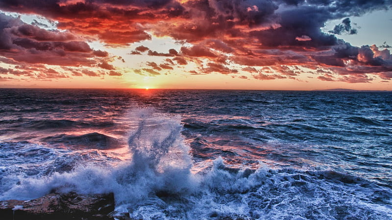 sea waves breaking ashore at sunset r, rocks, shore, horizon, sunset, waves, clouds, sea, splash, r, HD wallpaper